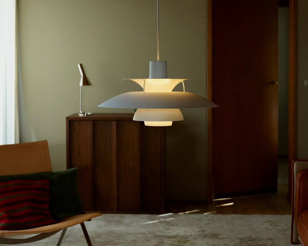 louis poulsen / ルイスポールセン