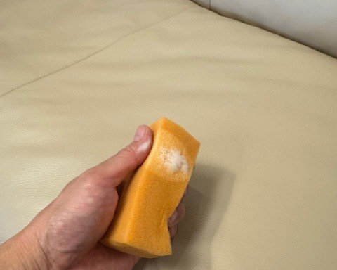 1.革のクリーニング